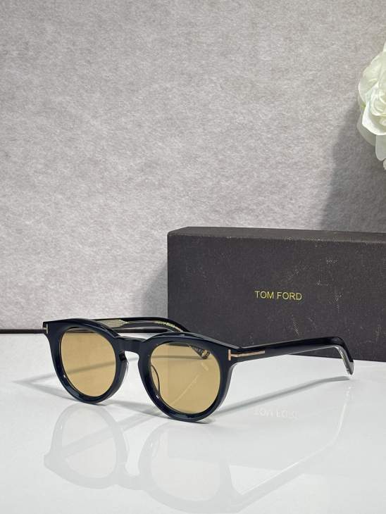 Picture of Tom Ford Sunglasses _SKUfw79761300fw